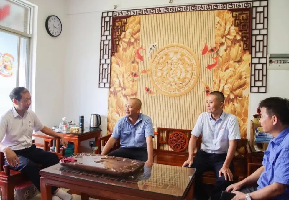 米乐（中国大陆）官方网站-MILE|米乐平台
米乐（中国大陆）官方网站-MILE|米乐平台党委开展“七一”走访慰问活动3.jpg